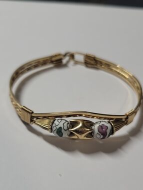Gold-Tone Bracelet with Decorative Porcelain Beads